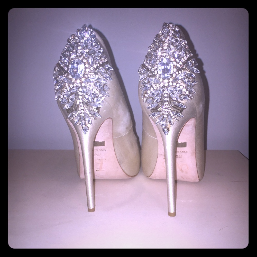 Badgley Mischka Heels 9.5 Color: Ivory